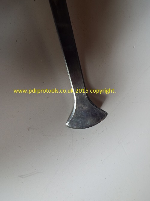 Broad Head Whale Tail, 22" x 32.0mm Head.